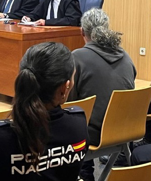 Acusa a su pareja de acuchillar a su hermana y alega que lo encubrió porque ‘me tenía amedrentada’